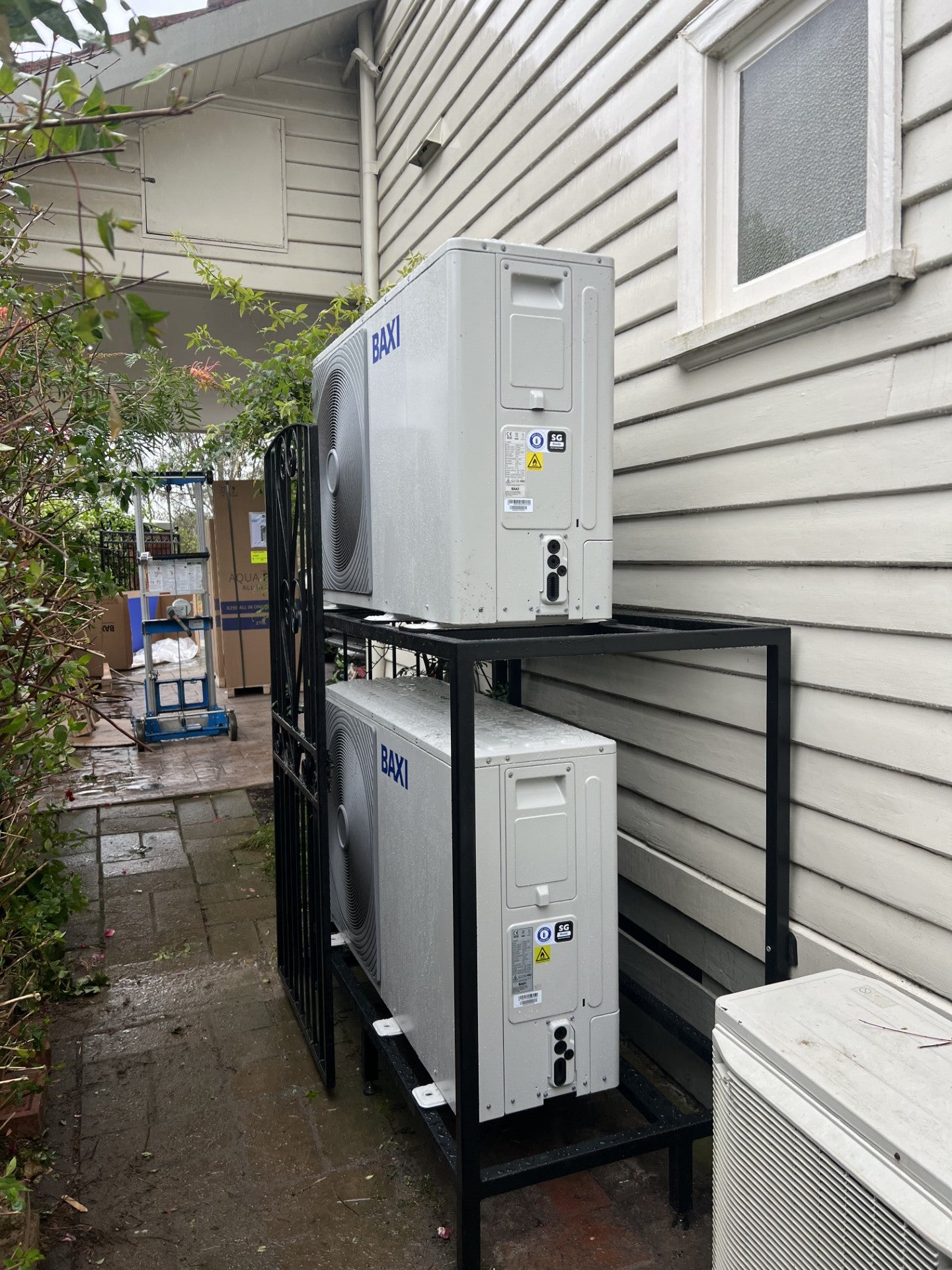 Baxi hydronic heat pump 32kw stacked system