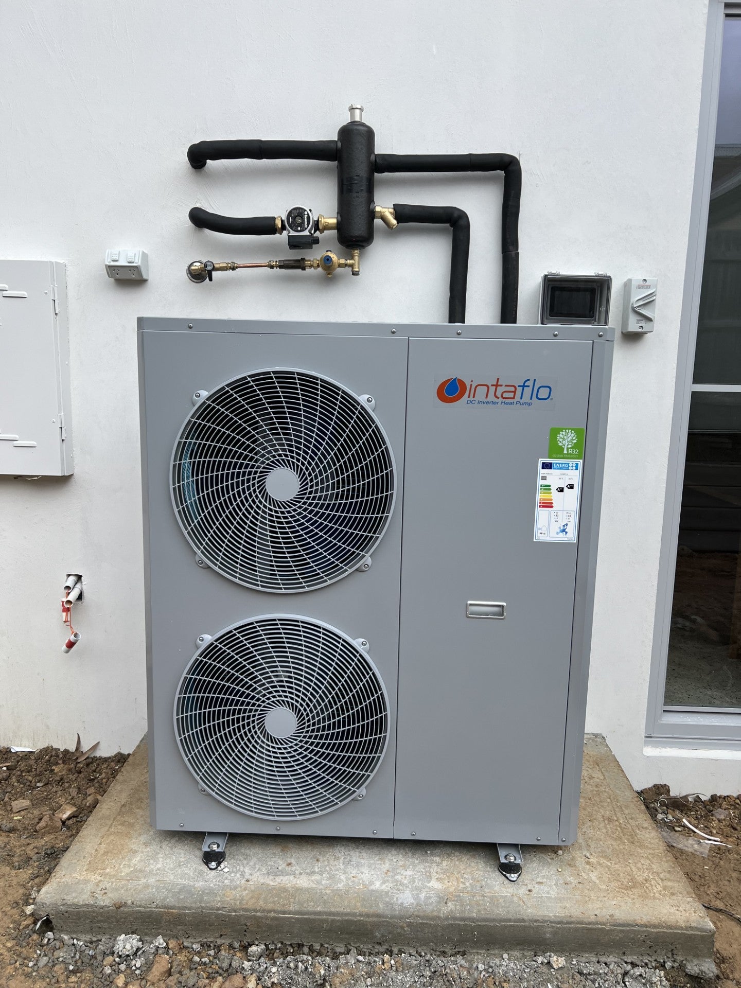 Intaflo 23kw hydronic heat pump 